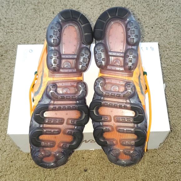 NEW Nike VaporMax Canyon Gold - Picture 4 of 5